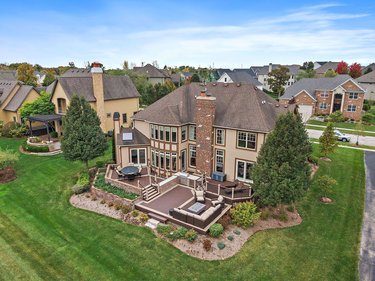 3660 Broadleaf Avenue Elgin, IL 60124 - Photo 74 of 84 an aerial view of a house with a garden and lake view