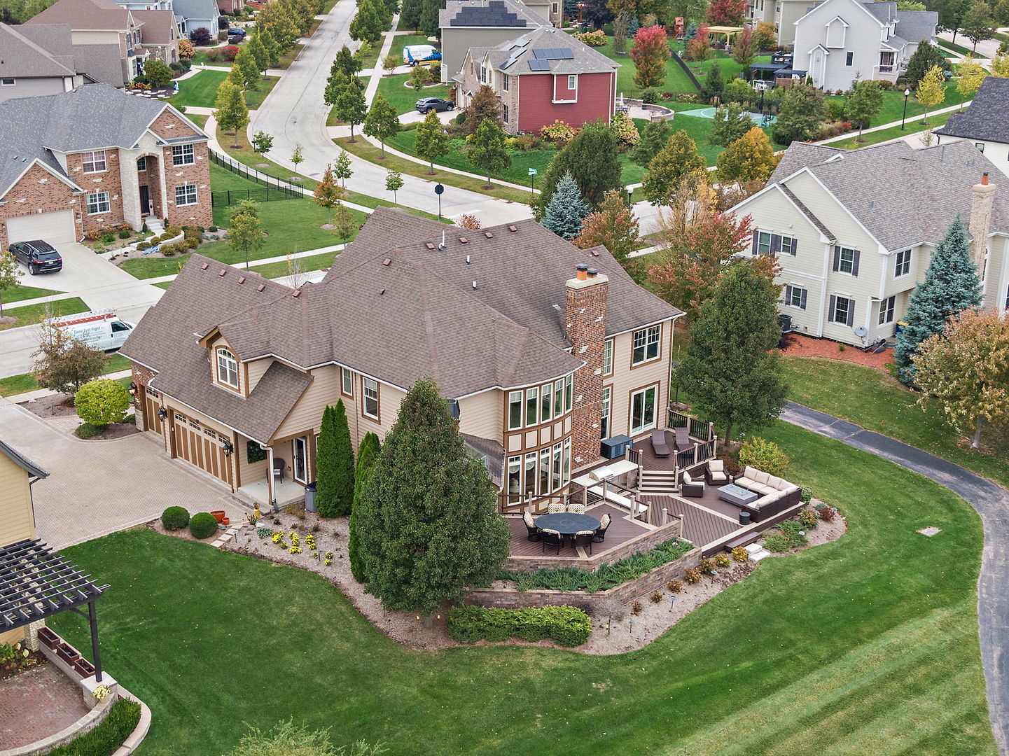 3660 Broadleaf Avenue Elgin, IL 60124 - Photo 76 of 84 an aerial view of multiple houses with yard