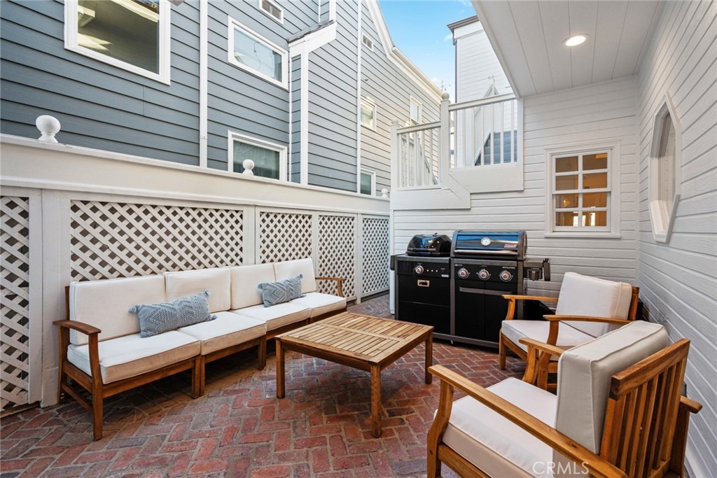 125 Grand Canal Newport Beach, CA 92662 - Photo 16 of 41 a outdoor space with patio furniture