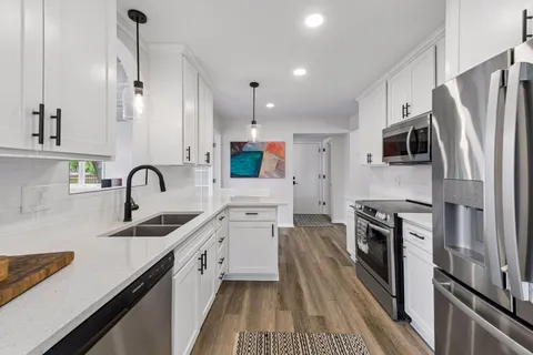 $550,000 | 16408 Norwood Lane, Minnetonka, MN 55345