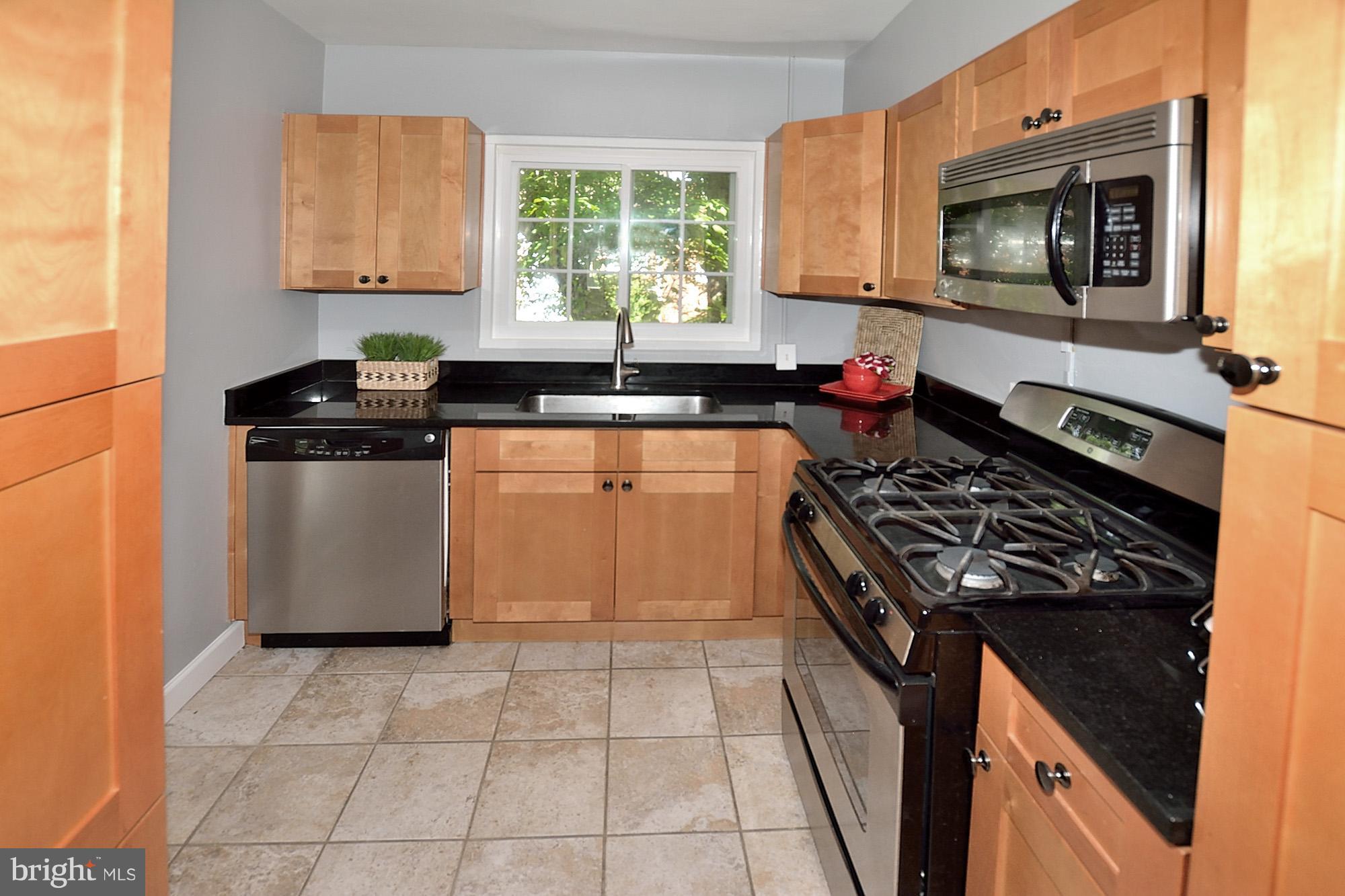 3666 Gunston Road, Unit 9223666 Alexandria, VA 22302 - Photo 8 of 15 Kitchen