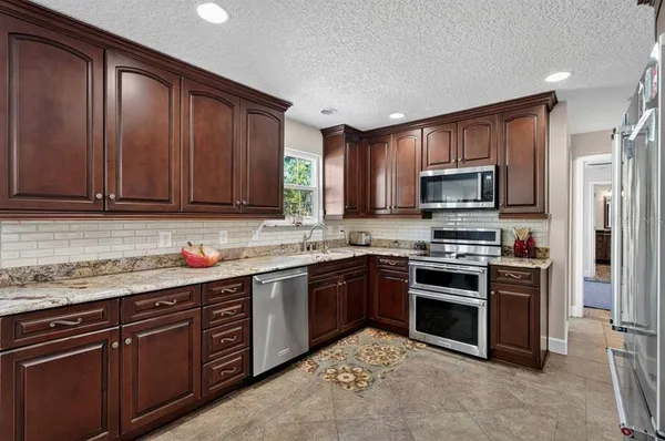 $949,000 | 14 Village Drive, Ormond Beach, FL 32174