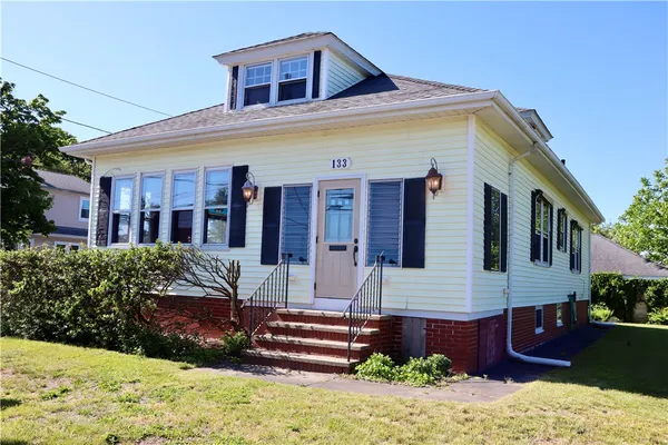 $525,000 | 133 Wampanoag Trail, East Providence, RI 02915
