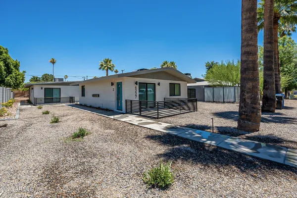 $2,085 | 6227 North 13th Place, Unit 2, Phoenix, AZ 85014