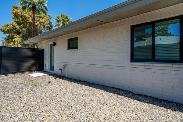 $2,085 | 6227 North 13th Place, Unit 2, Phoenix, AZ 85014