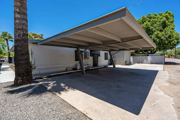 $2,085 | 6227 North 13th Place, Unit 2, Phoenix, AZ 85014