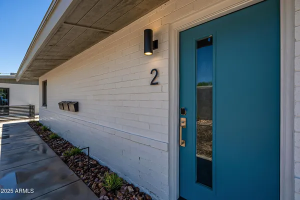 $2,085 | 6227 North 13th Place, Unit 2, Phoenix, AZ 85014