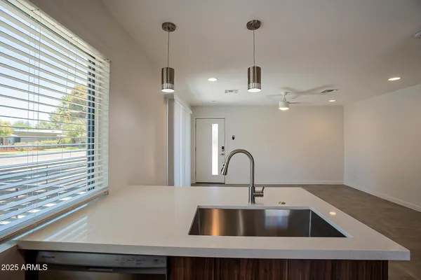 $2,085 | 6227 North 13th Place, Unit 2, Phoenix, AZ 85014