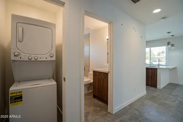 $2,085 | 6227 North 13th Place, Unit 2, Phoenix, AZ 85014