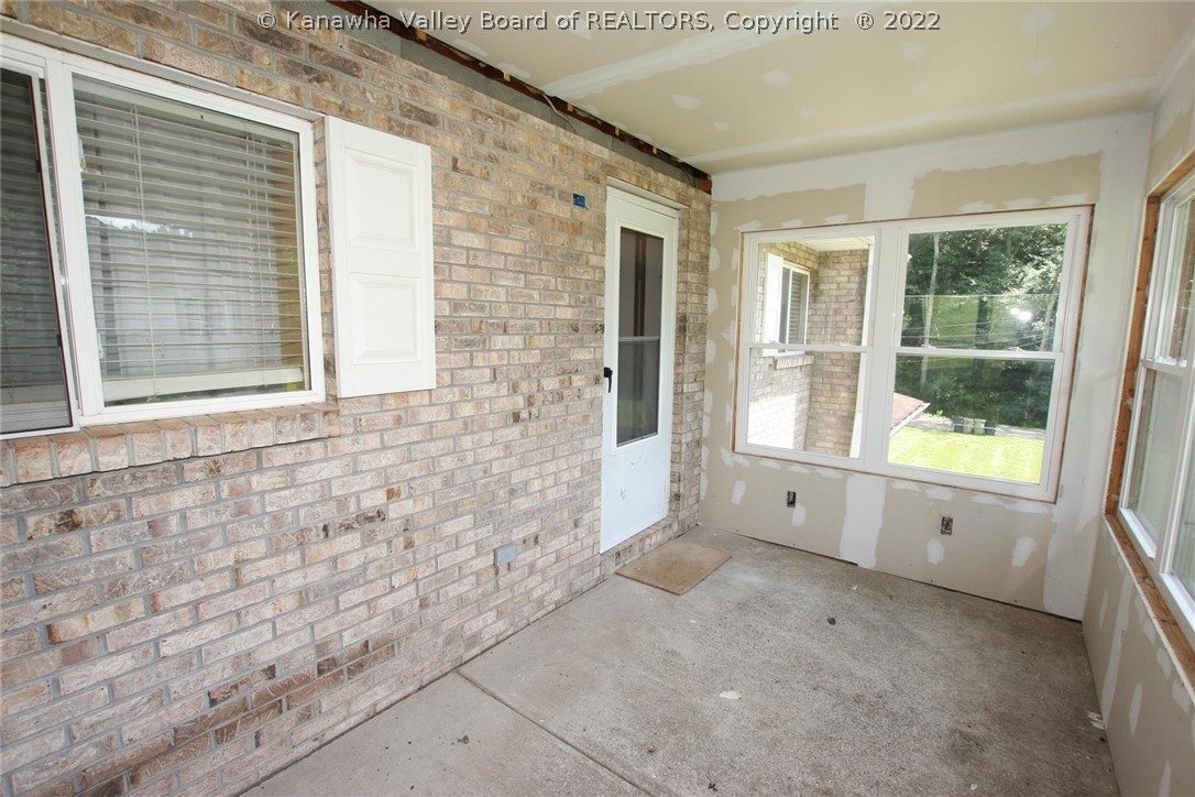 121 Robin Road Nitro, WV 25143 - Photo 32 of 50 Gallery Image 32