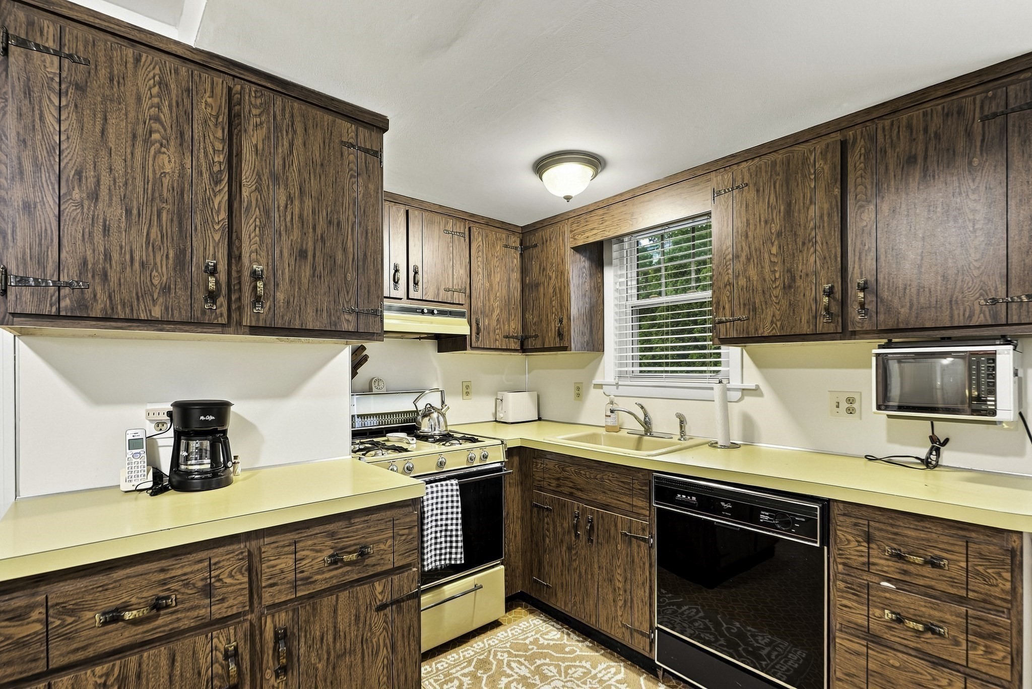 46 Prentice Street Waltham, MA 02451 - Photo 18 of 40 Gallery Image 18