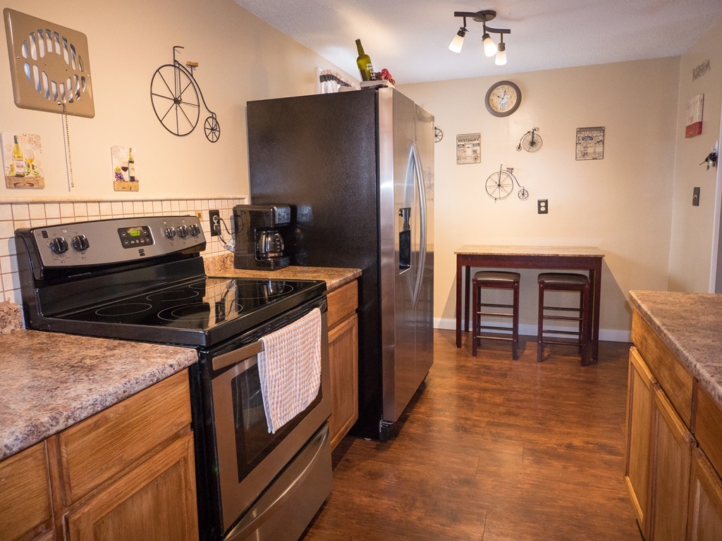 17 Shirley Road Springfield, MA 01109 - Photo 2 of 21