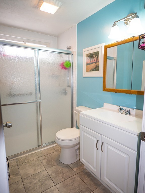 17 Shirley Road Springfield, MA 01109 - Photo 4 of 21