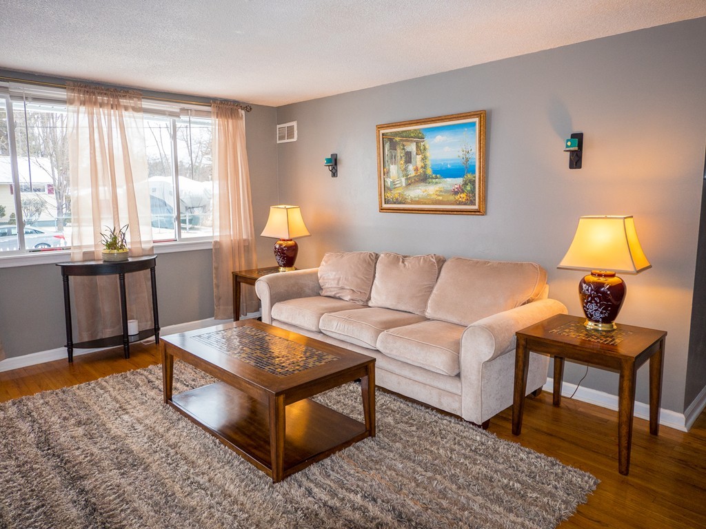 17 Shirley Road Springfield, MA 01109 - Photo 5 of 21