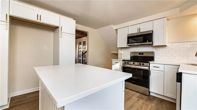 $452,000 | 9841 Melrose Street, Overland Park, KS 66214