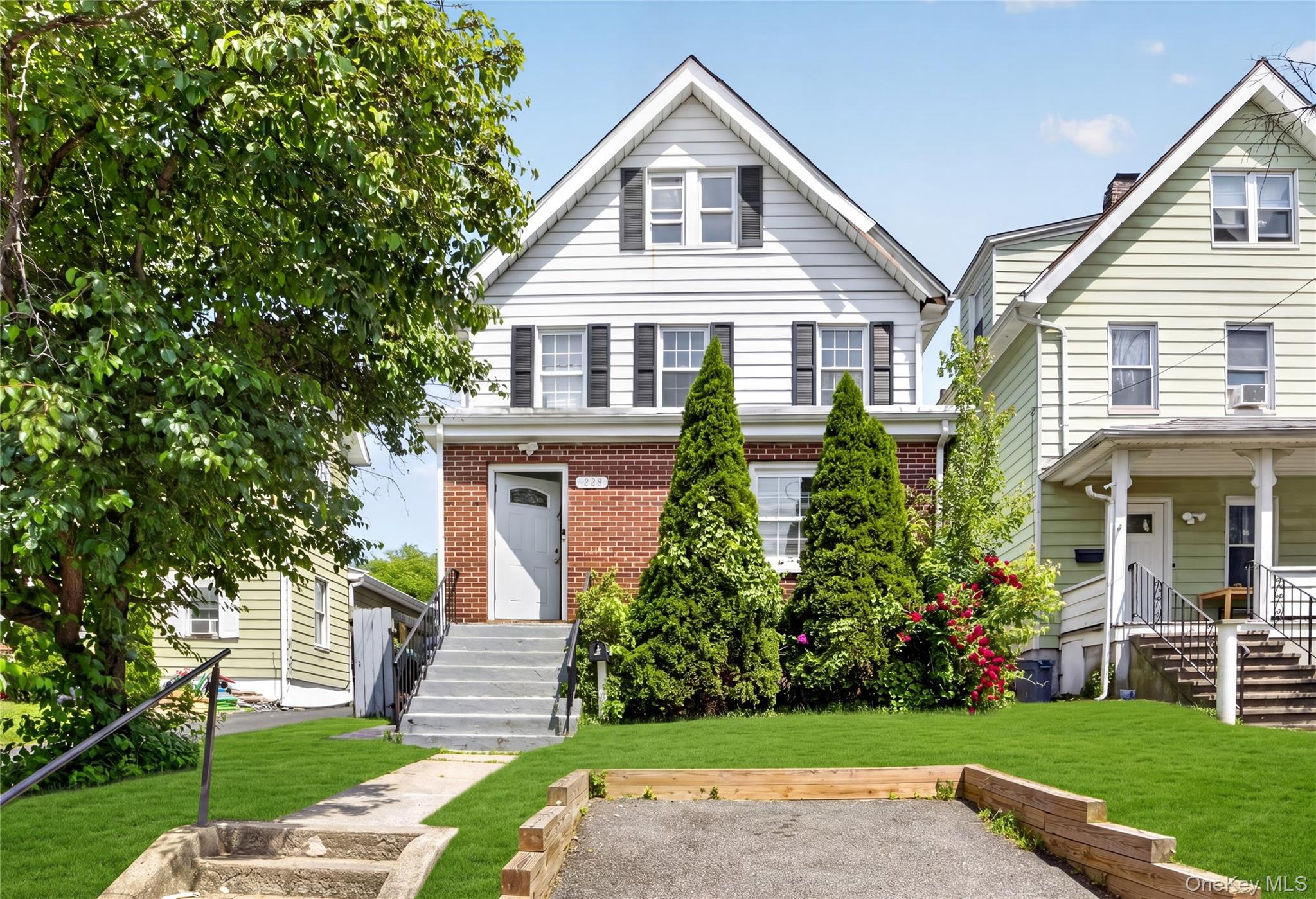 239 Fremont Street Peekskill, NY 10566 - Photo 4 of 43