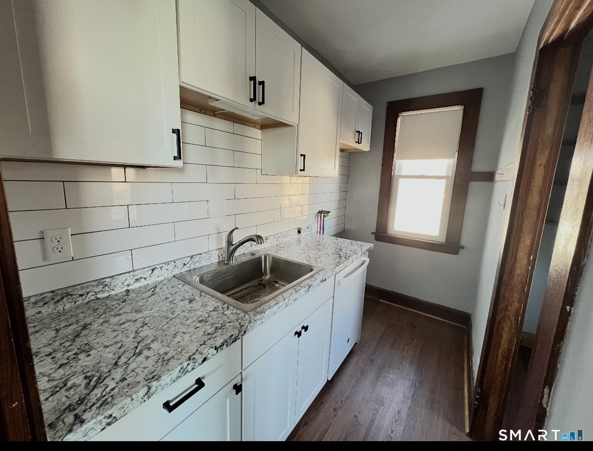 75 Ridgewood Street, Unit 2 New Britain, CT 06053 - Photo 3 of 17