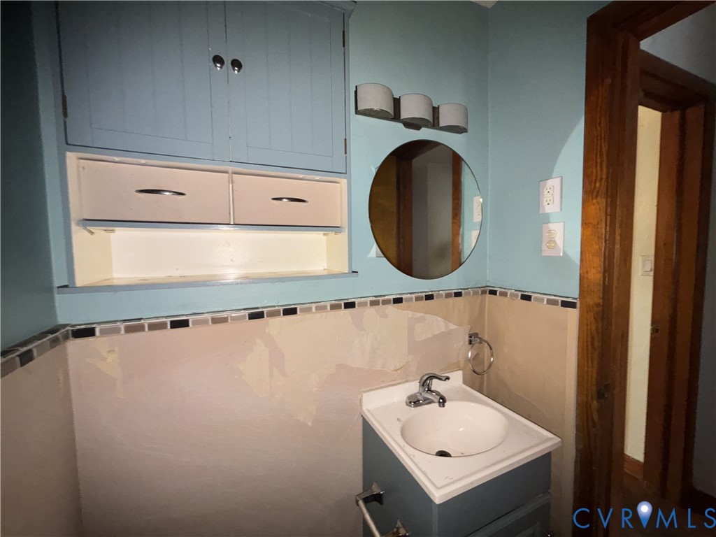 319 Shoreline Drive Hampton, VA 23669 - Photo 6 of 10
