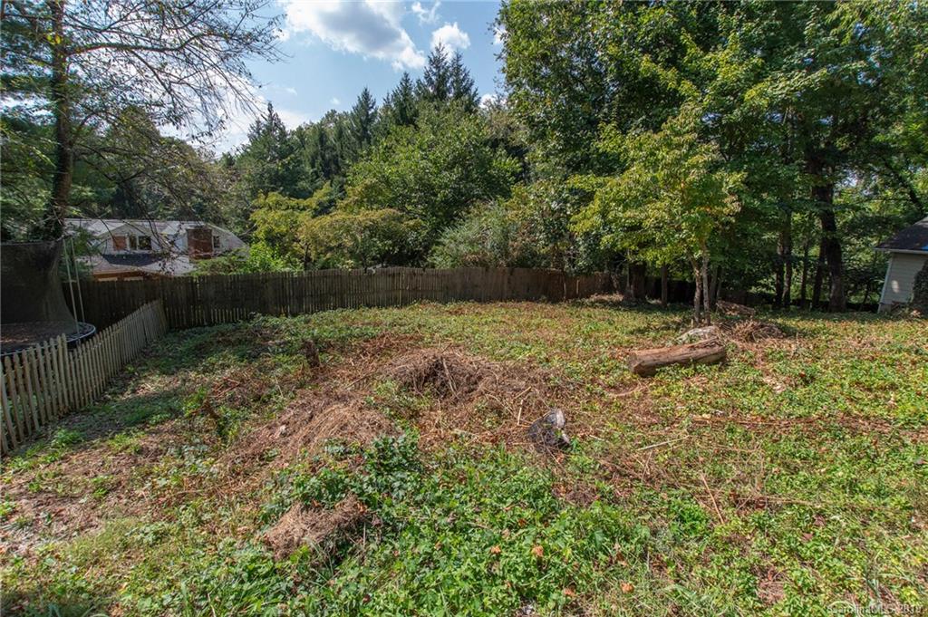 39 Winthrop Road, Unit 1 Asheville, NC 28806 - Photo 8 of 9 Gallery Image 8