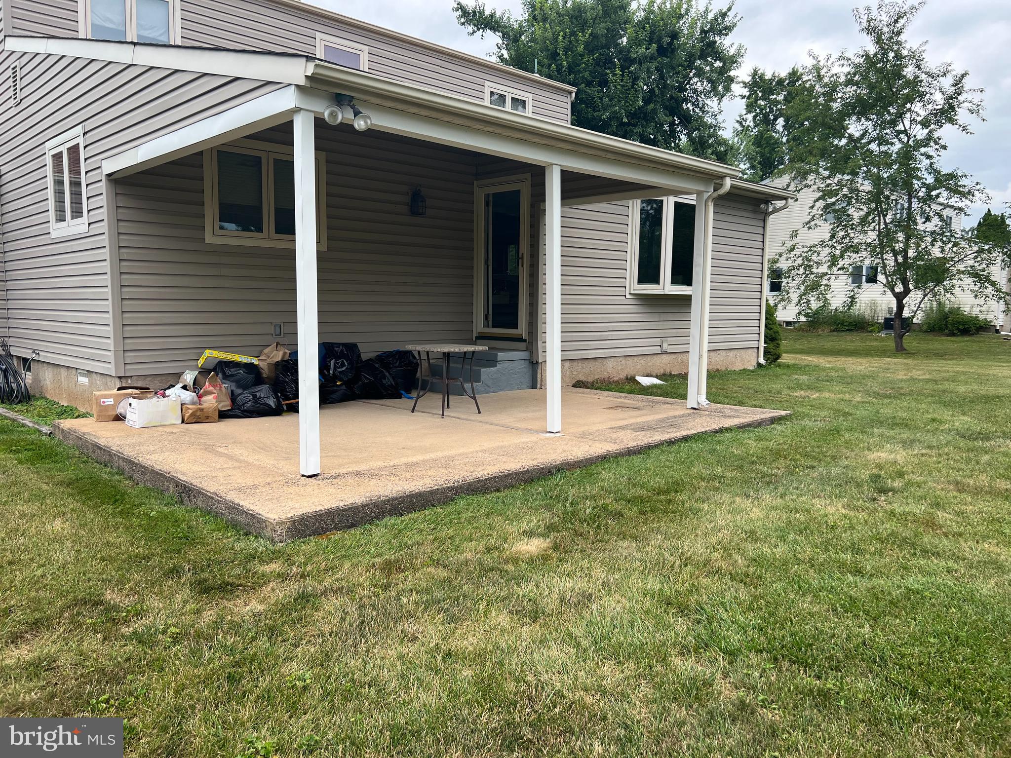 907 Rutledge Avenue Horsham, PA 19044 - Photo 4 of 10 Back porch