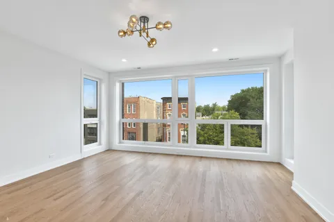 $399,000 | 2147 West Adams Street, Unit 2S, Chicago, IL 60612