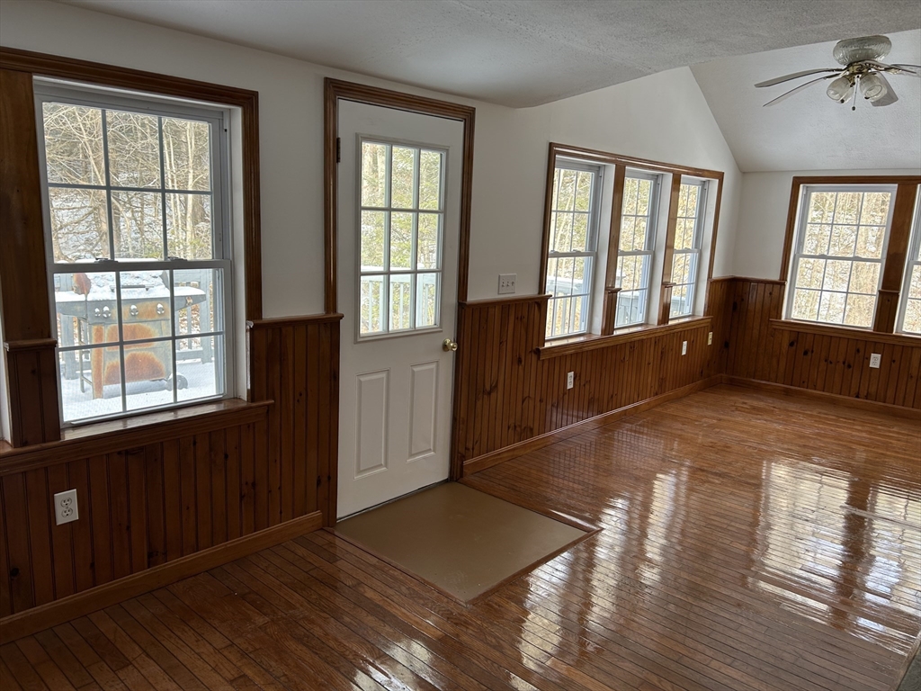 900 Turnpike Road Ashby, MA 01431 - Photo 4 of 19