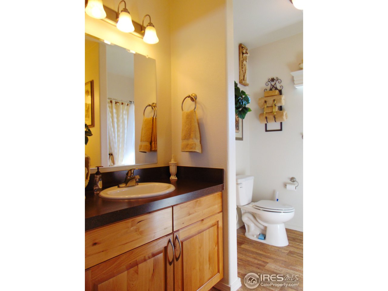 13 East Ranch Road Wiggins, CO 80654 - Photo 11 of 14 2nd Bath
