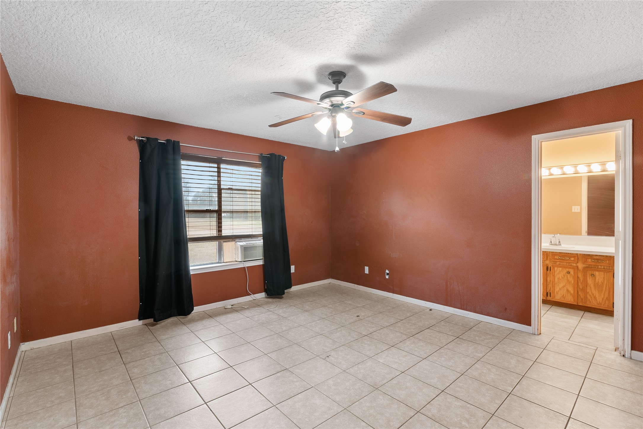 18914 Hamish Road Tomball, TX 77377 - Photo 20 of 39 a view of an empty room with a window