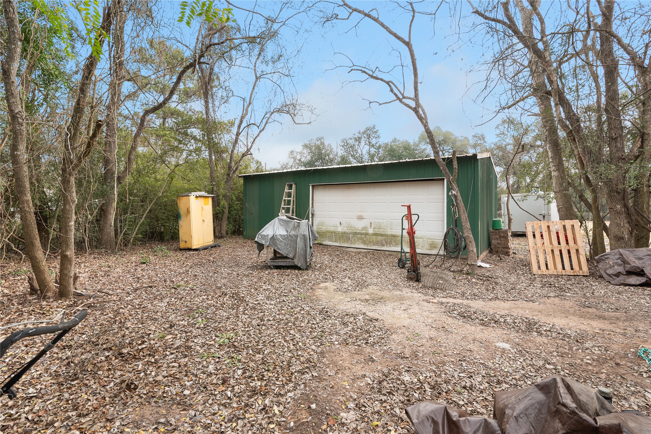 18914 Hamish Road Tomball, TX 77377 - Photo 33 of 39 a view of a outdoor space with a sink and barbeque oven