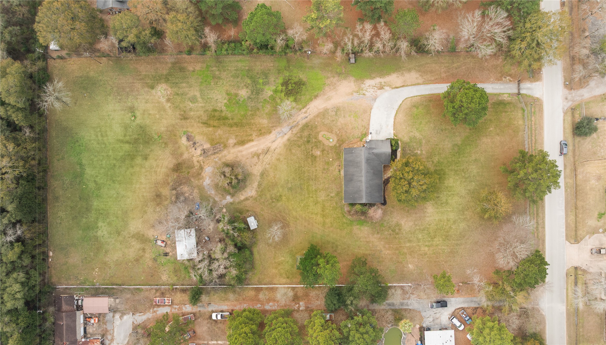 18914 Hamish Road Tomball, TX 77377 - Photo 5 of 39 a view of a bathroom shower
