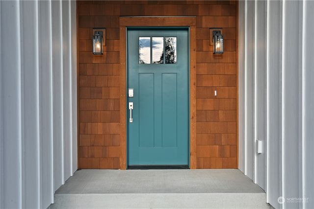 $720,000 | 5036 Eagle Ridge Drive, Freeland, WA 98249