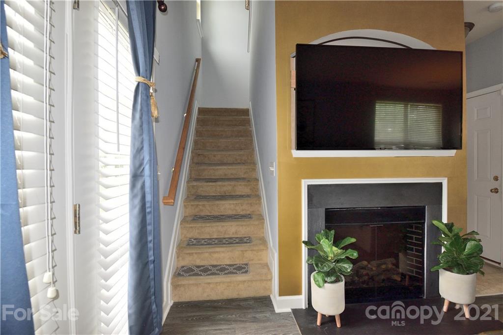 2762 Avalon Loop Road Charlotte, NC 28269 - Photo 12 of 20 Gallery Image 12
