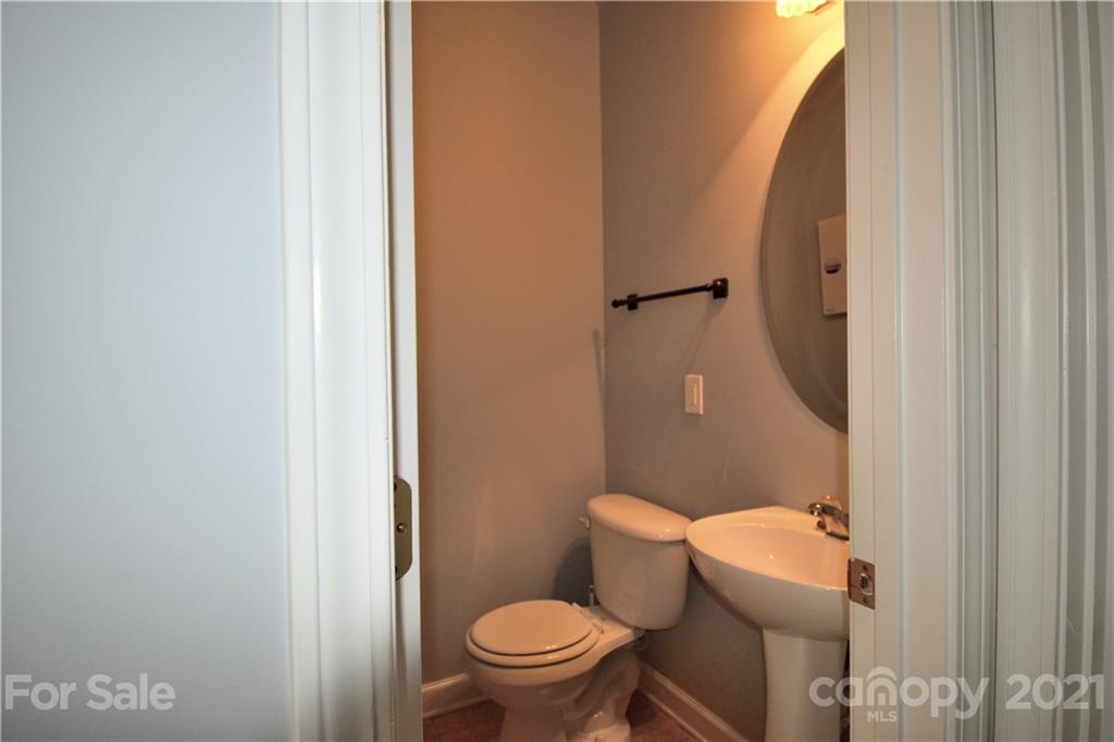 2762 Avalon Loop Road Charlotte, NC 28269 - Photo 13 of 20 Gallery Image 13