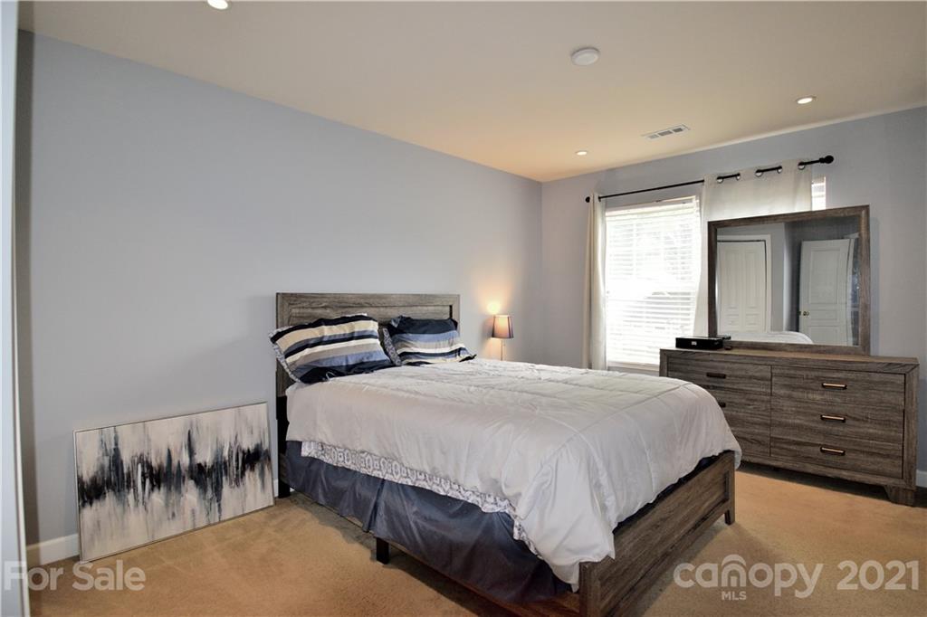 2762 Avalon Loop Road Charlotte, NC 28269 - Photo 14 of 20 Gallery Image 14