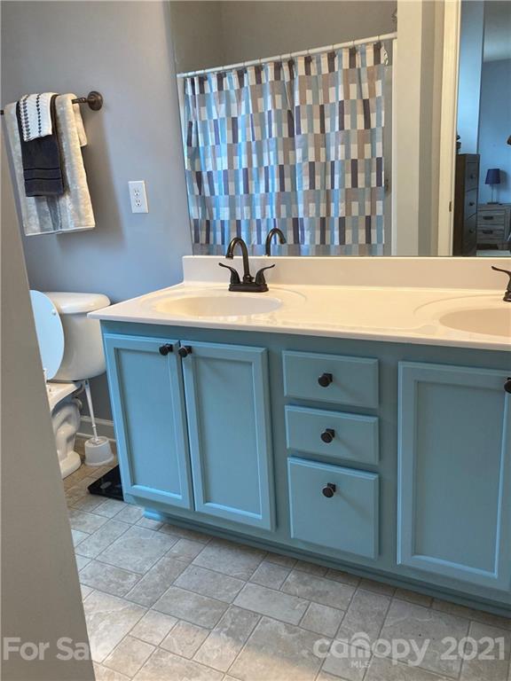 2762 Avalon Loop Road Charlotte, NC 28269 - Photo 17 of 20 Gallery Image 17