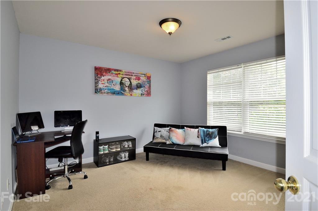 2762 Avalon Loop Road Charlotte, NC 28269 - Photo 18 of 20 Gallery Image 18