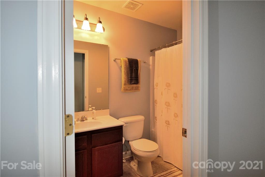 2762 Avalon Loop Road Charlotte, NC 28269 - Photo 20 of 20 Gallery Image 20