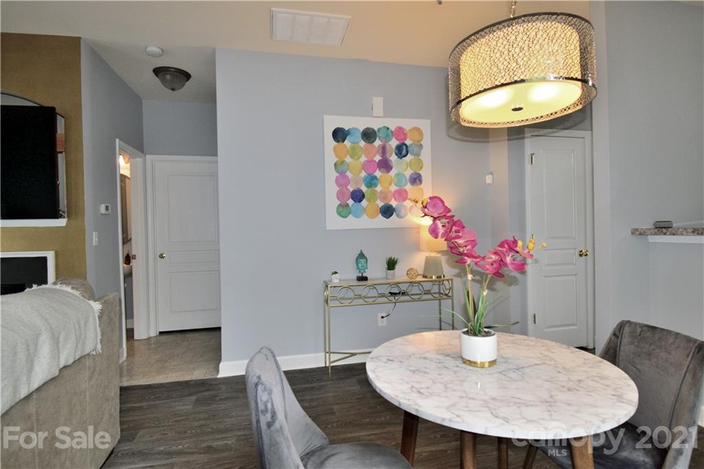 2762 Avalon Loop Road Charlotte, NC 28269 - Photo 8 of 20 Gallery Image 8