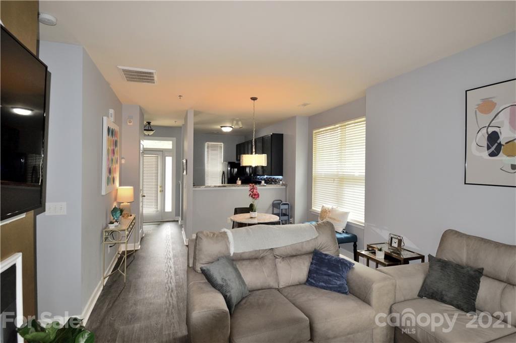 2762 Avalon Loop Road Charlotte, NC 28269 - Photo 9 of 20 Gallery Image 9