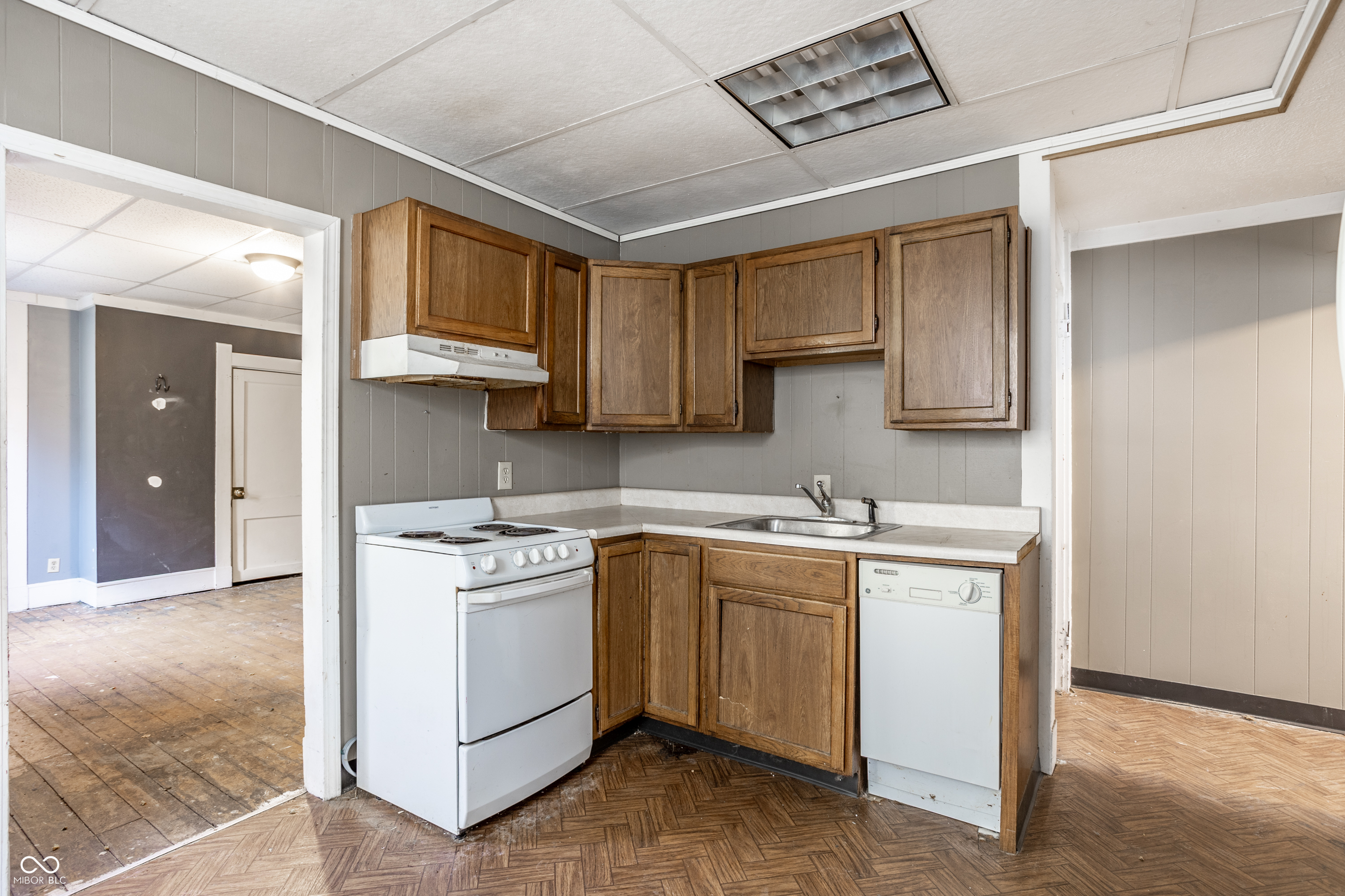 1039 High Street Indianapolis, IN 46225 - Photo 6 of 24