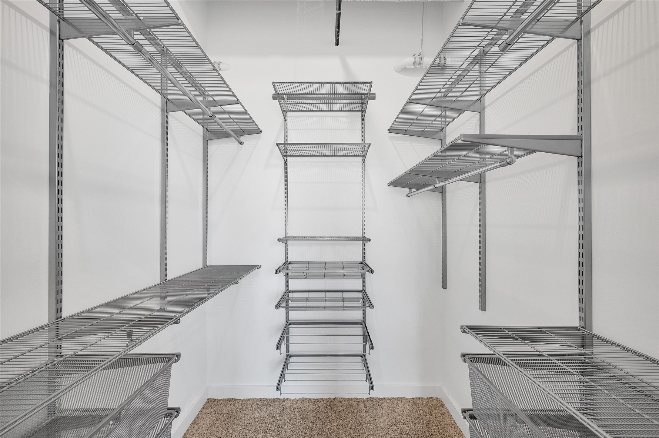 204 Travis Street, Unit 4A Houston, TX 77002 - Photo 14 of 34 a view of entryway and hall with wooden floor