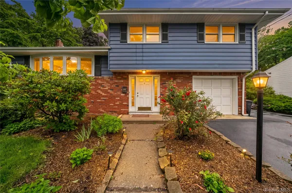 $819,000 | 4 Forest Knoll Drive, Suffern, NY 10901