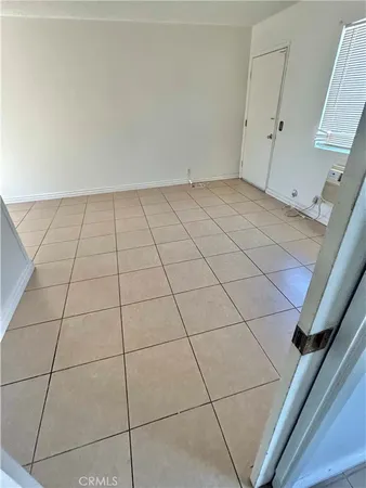 a view of a utility room