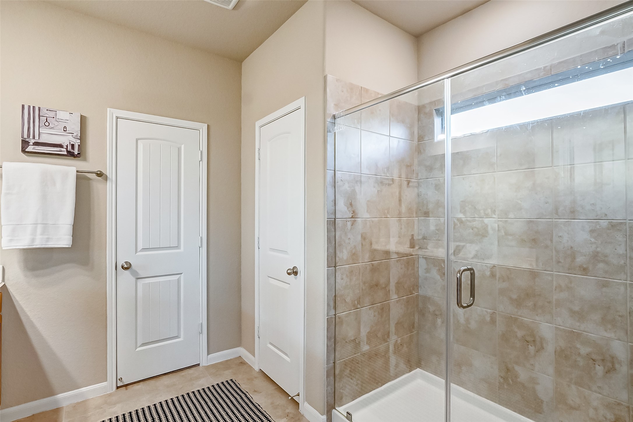 18819 Brookside Rdg Lane Manvel, TX 77578 - Photo 23 of 36 Primary Bathroom with an extended walk in shower.