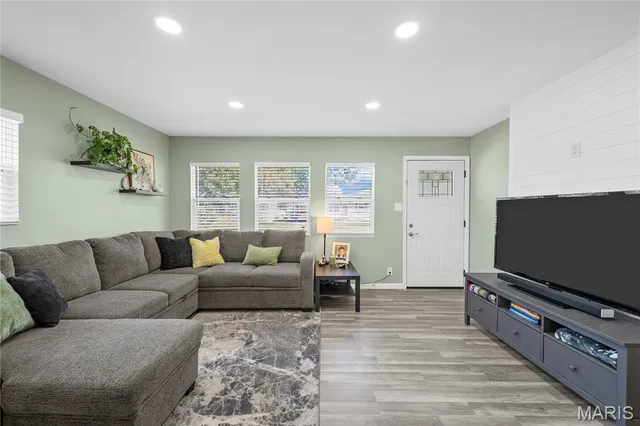 $275,000 | 11345 Revere Lane, St. Louis, MO 63128
