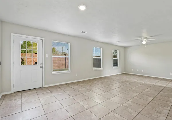 $1,750 | 9743 Fatima Lake Drive, Houston, TX 77099