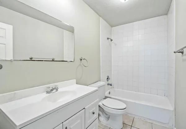 $1,750 | 9743 Fatima Lake Drive, Houston, TX 77099