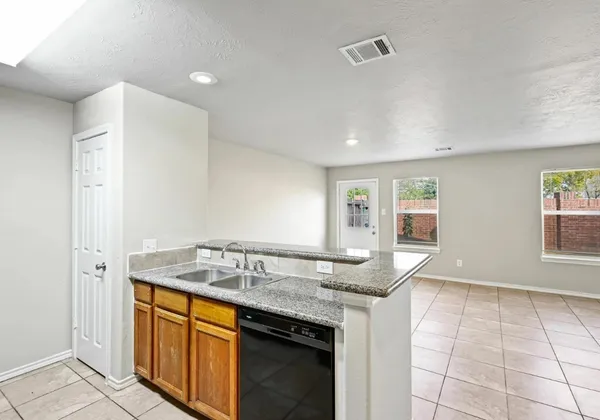 $1,750 | 9743 Fatima Lake Drive, Houston, TX 77099