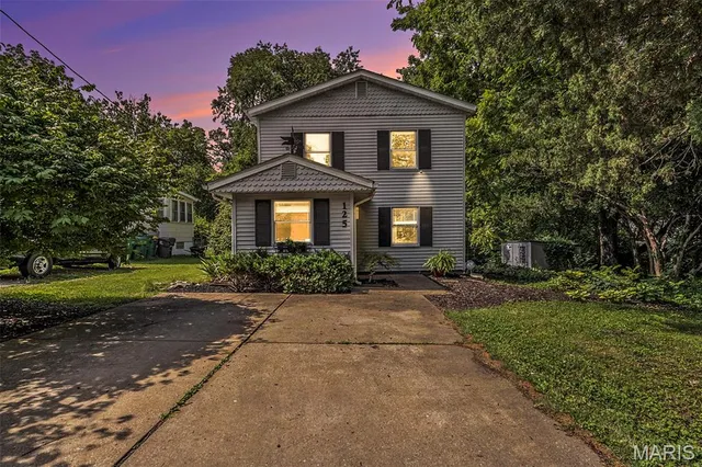$219,000 | 125 East Frisco Avenue, Webster Groves, MO 63119