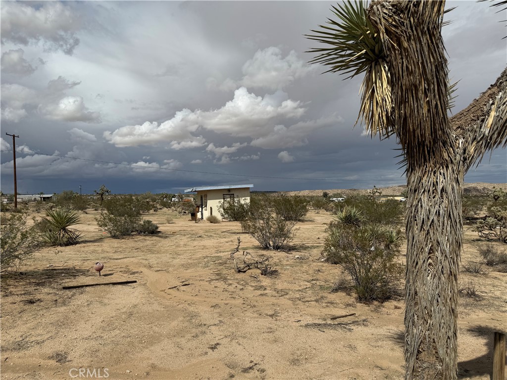 62823 Appian Way Joshua Tree, CA 92252 - Photo 20 of 25 a view of a beach with a snow